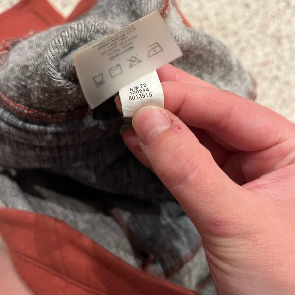 Title Nine Women's Most Wanted Pullover Sweatshirt Sz M Red Mock Neck Gorpcore - Picture 7 of 8